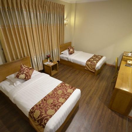 Inle Strand Hotel Ньоншуэ Экстерьер фото