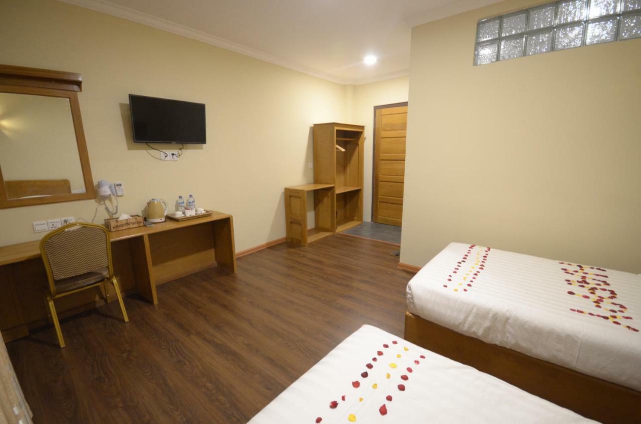 Inle Strand Hotel Ньоншуэ Экстерьер фото