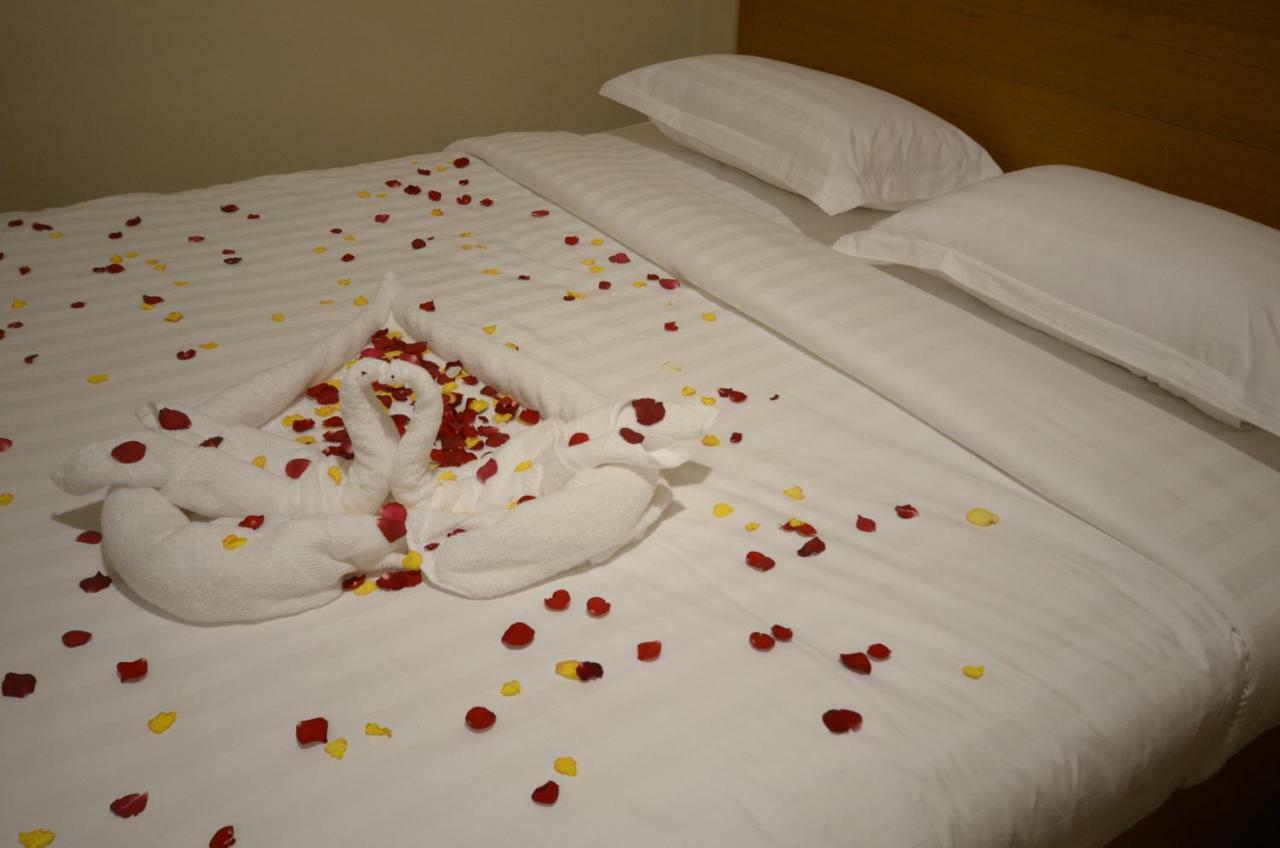 Inle Strand Hotel Ньоншуэ Экстерьер фото