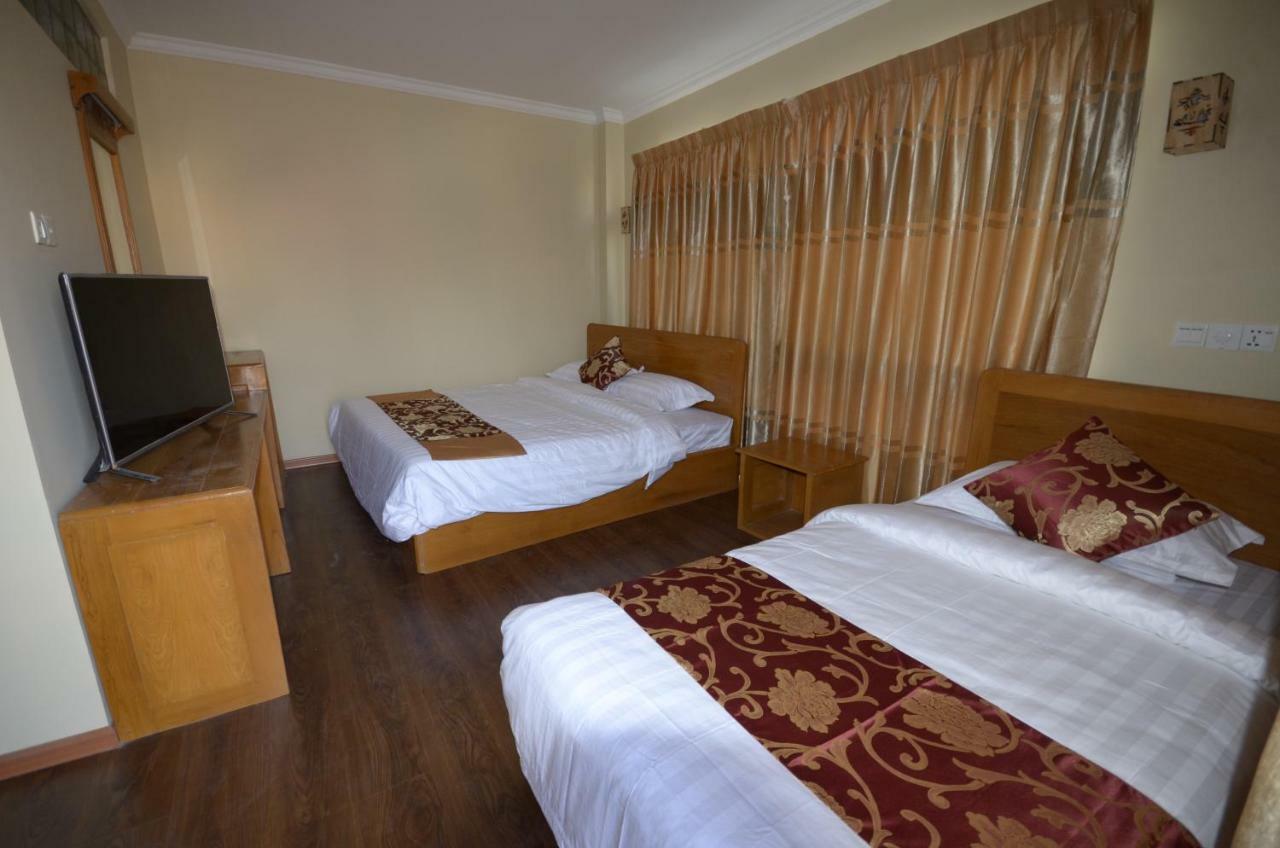 Inle Strand Hotel Ньоншуэ Экстерьер фото
